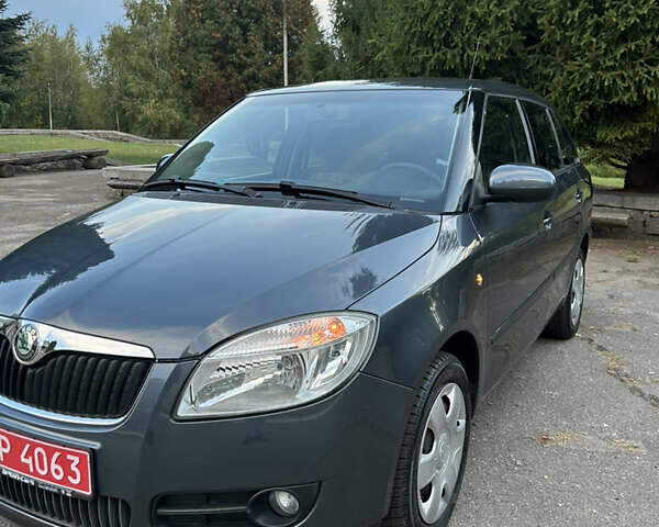 Шкода Фабия 2009 в Золотоноше на Automoto.ua Серый Шкода Фабия, объемом двигателя 1.39 л и пробегом 225 тыс. км за 6150 $, фото 18 на Automoto.ua