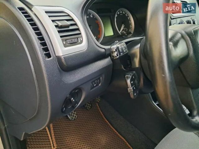 Серый Шкода Фабия, объемом двигателя 1.6 л и пробегом 188 тыс. км за 5450 $, фото 64 на Automoto.ua