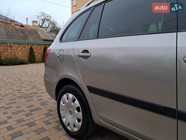 Серый Шкода Фабия, объемом двигателя 1.6 л и пробегом 188 тыс. км за 5450 $, фото 36 на Automoto.ua