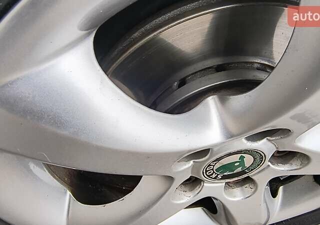 Серый Шкода Фабия, объемом двигателя 1.6 л и пробегом 189 тыс. км за 6100 $, фото 9 на Automoto.ua