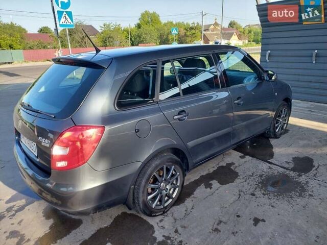 Серый Шкода Фабия, объемом двигателя 1.4 л и пробегом 221 тыс. км за 6250 $, фото 1 на Automoto.ua