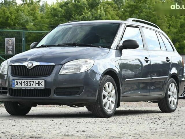 Серый Шкода Фабия, объемом двигателя 1.4 л и пробегом 242 тыс. км за 5350 $, фото 4 на Automoto.ua