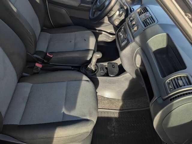 Серый Шкода Фабия, объемом двигателя 1.9 л и пробегом 286 тыс. км за 1999 $, фото 9 на Automoto.ua