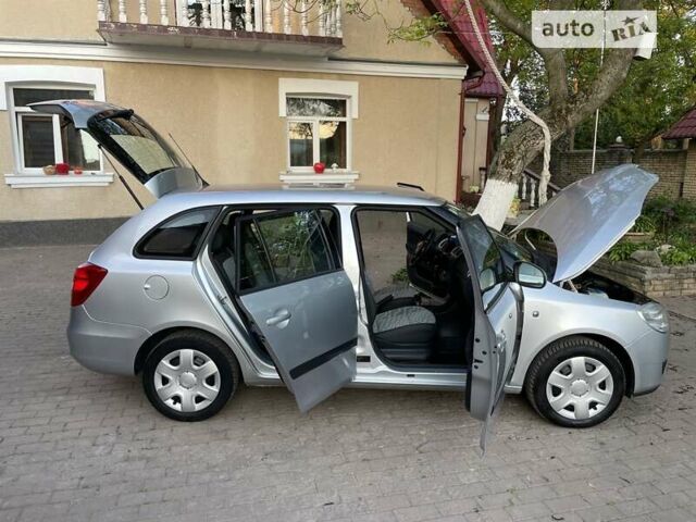 Шкода Фабия 2010 в Виннице на Automoto.ua Серый Шкода Фабия, объемом двигателя 1.4 л и пробегом 110 тыс. км за 6599 $, фото 68 на Automoto.ua