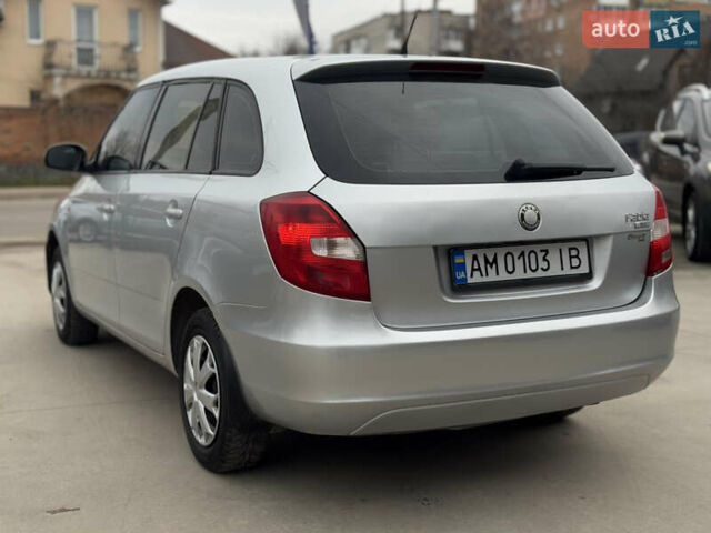 Серый Шкода Фабия, объемом двигателя 1.4 л и пробегом 240 тыс. км за 3999 $, фото 8 на Automoto.ua