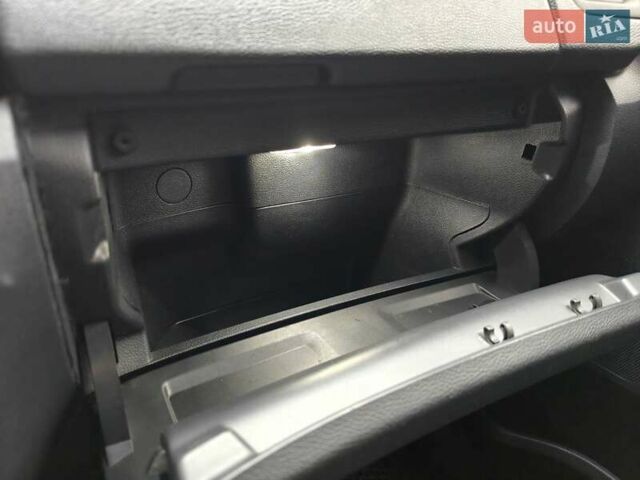 Серый Шкода Фабия, объемом двигателя 1.6 л и пробегом 276 тыс. км за 6150 $, фото 14 на Automoto.ua