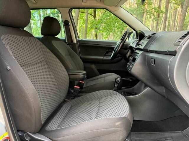 Серый Шкода Фабия, объемом двигателя 1.2 л и пробегом 147 тыс. км за 7400 $, фото 21 на Automoto.ua