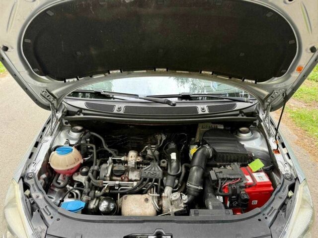 Серый Шкода Фабия, объемом двигателя 1.2 л и пробегом 147 тыс. км за 7400 $, фото 12 на Automoto.ua