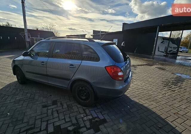 Серый Шкода Фабия, объемом двигателя 1.6 л и пробегом 202 тыс. км за 5200 $, фото 5 на Automoto.ua