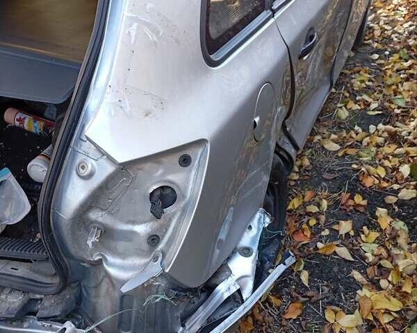 Сірий Шкода Фабія, об'ємом двигуна 1.2 л та пробігом 250 тис. км за 1750 $, фото 2 на Automoto.ua