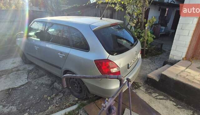 Шкода Фабия 2010 в Борисполе на Automoto.ua Серый Шкода Фабия, объемом двигателя 1.2 л и пробегом 311 тыс. км за 4500 $, фото 4 на Automoto.ua