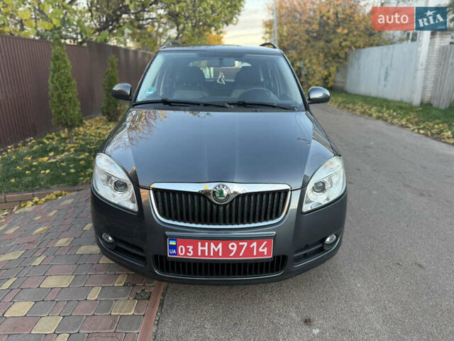 Сірий Шкода Фабія, об'ємом двигуна 0 л та пробігом 170 тис. км за 6000 $, фото 1 на Automoto.ua