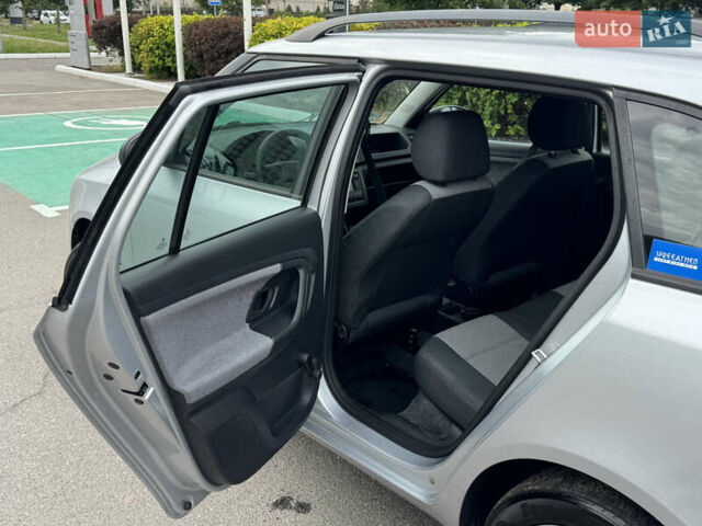 Сірий Шкода Фабія, об'ємом двигуна 1.39 л та пробігом 212 тис. км за 5800 $, фото 20 на Automoto.ua