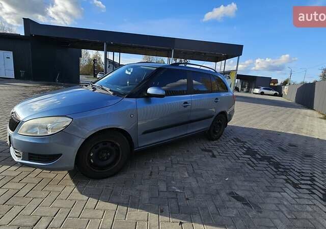 Серый Шкода Фабия, объемом двигателя 1.6 л и пробегом 202 тыс. км за 5200 $, фото 3 на Automoto.ua