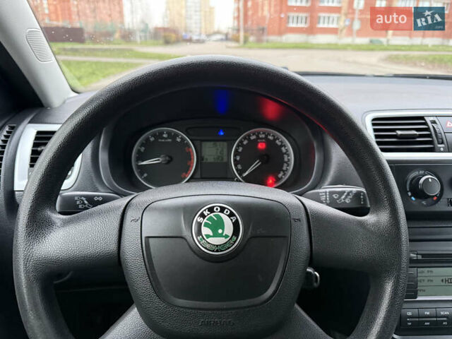 Серый Шкода Фабия, объемом двигателя 0 л и пробегом 170 тыс. км за 6000 $, фото 15 на Automoto.ua