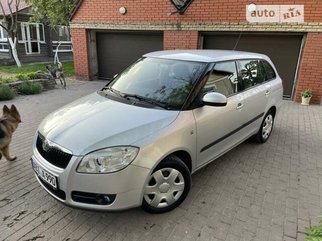 Шкода Фабия 2010 в Виннице на Automoto.ua Серый Шкода Фабия, объемом двигателя 1.4 л и пробегом 110 тыс. км за 6599 $, фото 63 на Automoto.ua