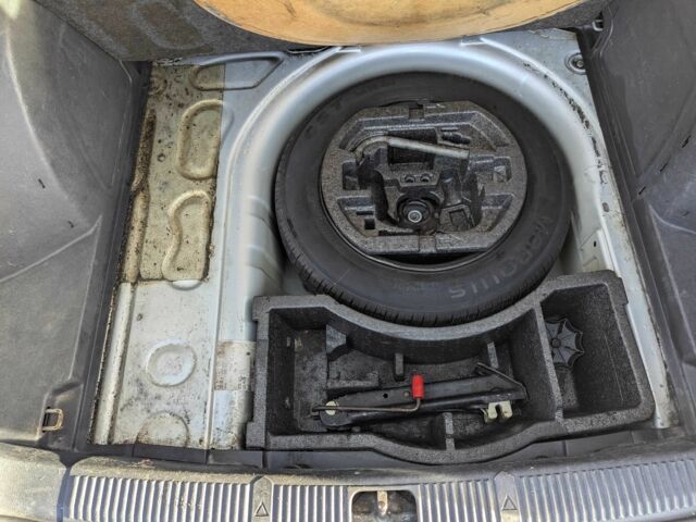 Серый Шкода Фабия, объемом двигателя 1.9 л и пробегом 286 тыс. км за 1999 $, фото 13 на Automoto.ua