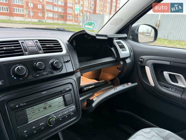 Серый Шкода Фабия, объемом двигателя 0 л и пробегом 170 тыс. км за 6000 $, фото 22 на Automoto.ua