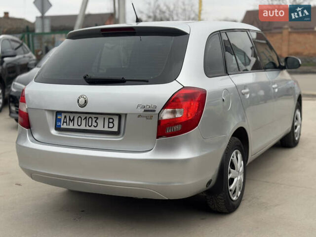 Серый Шкода Фабия, объемом двигателя 1.4 л и пробегом 240 тыс. км за 3999 $, фото 9 на Automoto.ua