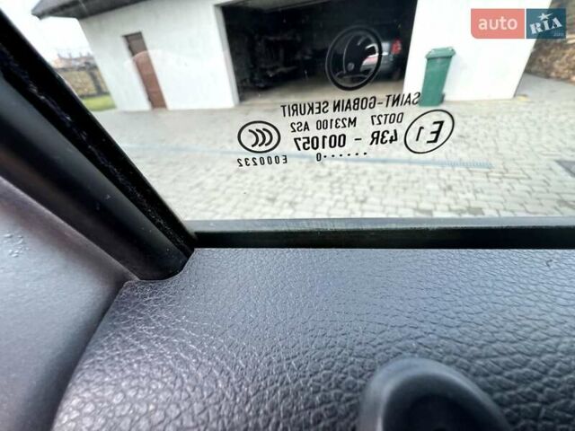 Серый Шкода Фабия, объемом двигателя 0 л и пробегом 200 тыс. км за 5150 $, фото 33 на Automoto.ua