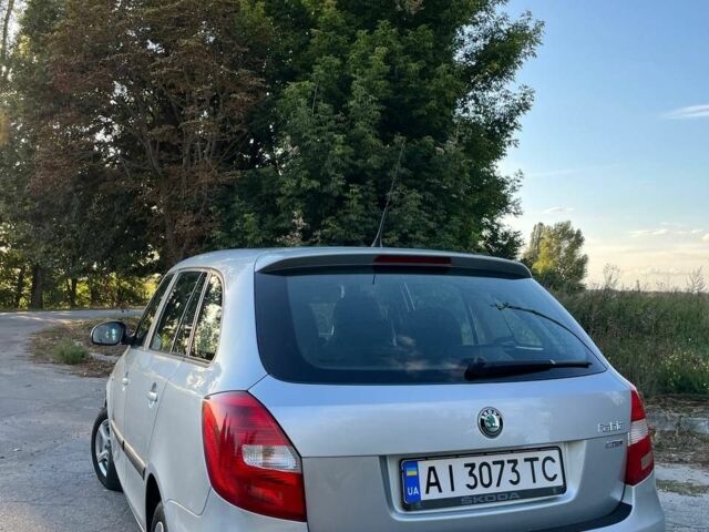 Серый Шкода Фабия, объемом двигателя 1.4 л и пробегом 230 тыс. км за 5200 $, фото 3 на Automoto.ua