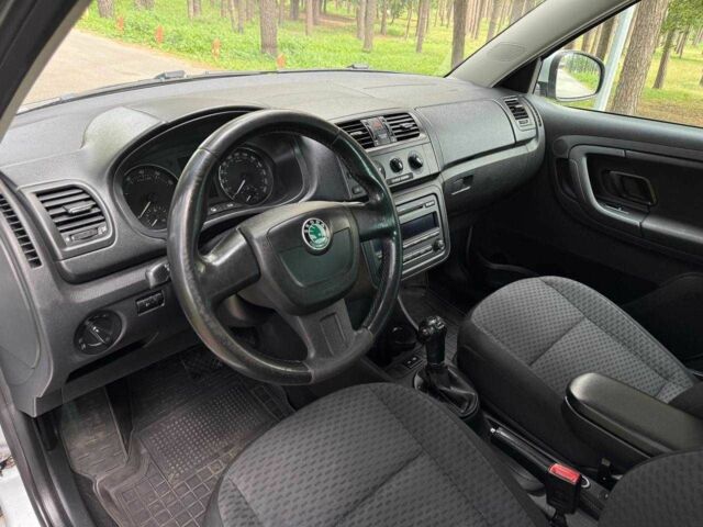 Серый Шкода Фабия, объемом двигателя 1.2 л и пробегом 147 тыс. км за 7400 $, фото 9 на Automoto.ua