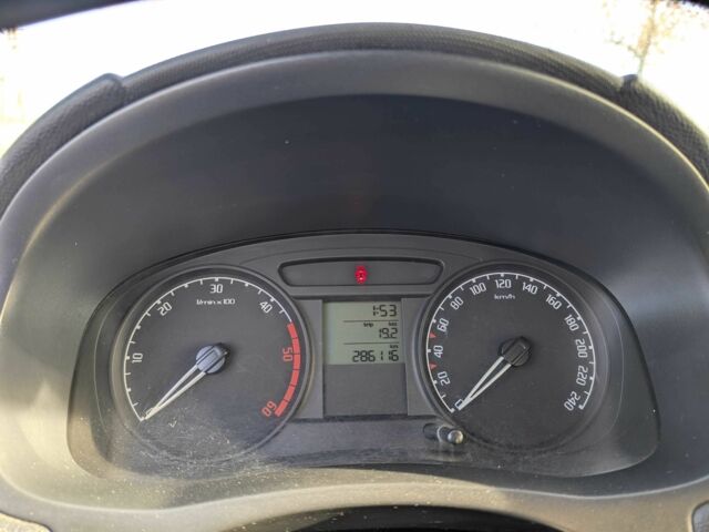 Серый Шкода Фабия, объемом двигателя 1.9 л и пробегом 286 тыс. км за 1999 $, фото 4 на Automoto.ua