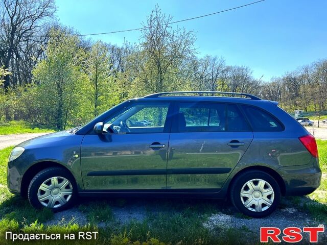 Сірий Шкода Фабія, об'ємом двигуна 1.4 л та пробігом 218 тис. км за 5800 $, фото 2 на Automoto.ua