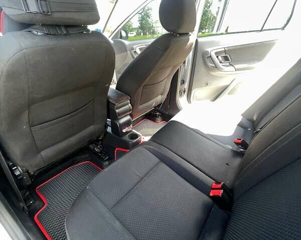 Серый Шкода Фабия, объемом двигателя 1.4 л и пробегом 470 тыс. км за 4744 $, фото 3 на Automoto.ua