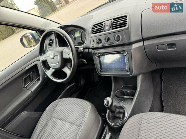 Сірий Шкода Фабія, об'ємом двигуна 1.2 л та пробігом 228 тис. км за 5100 $, фото 26 на Automoto.ua