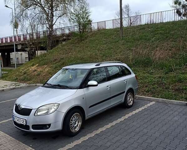 Серый Шкода Фабия, объемом двигателя 1.4 л и пробегом 219 тыс. км за 5200 $, фото 12 на Automoto.ua