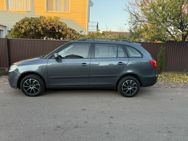 Сірий Шкода Фабія, об'ємом двигуна 0 л та пробігом 170 тис. км за 6000 $, фото 2 на Automoto.ua