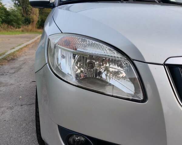 Серый Шкода Фабия, объемом двигателя 1.39 л и пробегом 179 тыс. км за 5750 $, фото 20 на Automoto.ua