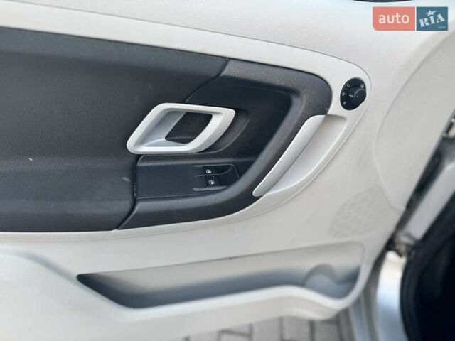 Серый Шкода Фабия, объемом двигателя 1.4 л и пробегом 275 тыс. км за 5350 $, фото 14 на Automoto.ua