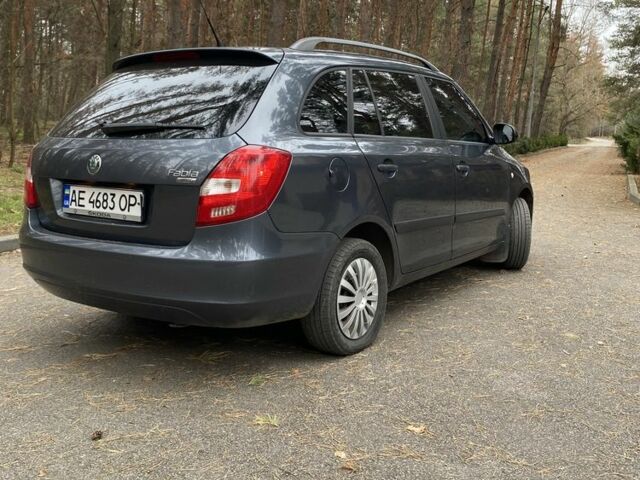 Сірий Шкода Фабія, об'ємом двигуна 1.4 л та пробігом 220 тис. км за 5800 $, фото 3 на Automoto.ua