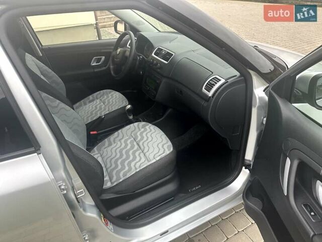 Сірий Шкода Фабія, об'ємом двигуна 1.4 л та пробігом 190 тис. км за 5550 $, фото 21 на Automoto.ua