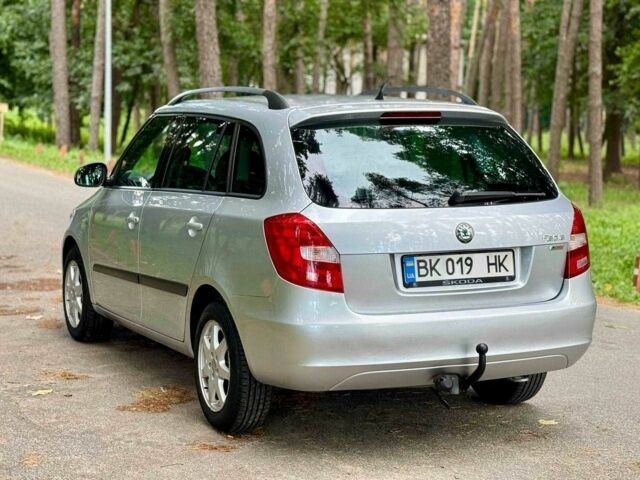 Серый Шкода Фабия, объемом двигателя 1.2 л и пробегом 147 тыс. км за 7400 $, фото 4 на Automoto.ua