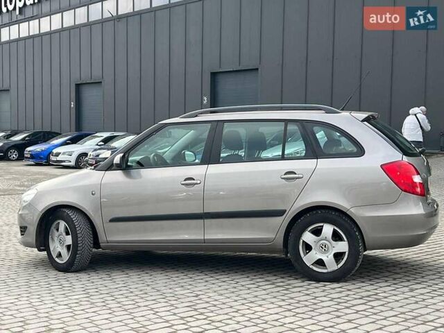 Серый Шкода Фабия, объемом двигателя 1.2 л и пробегом 208 тыс. км за 6990 $, фото 4 на Automoto.ua