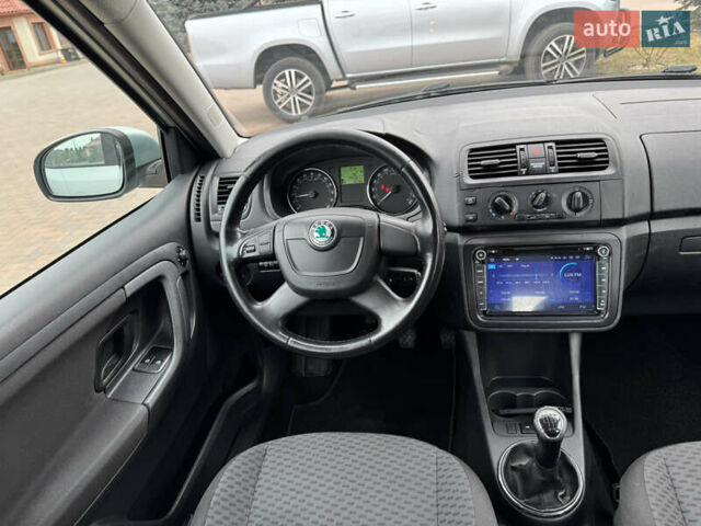 Сірий Шкода Фабія, об'ємом двигуна 1.2 л та пробігом 228 тис. км за 5100 $, фото 20 на Automoto.ua