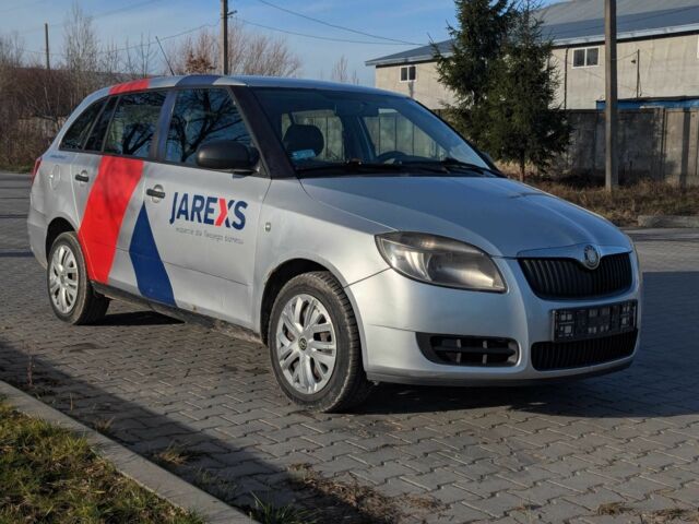 Серый Шкода Фабия, объемом двигателя 1.9 л и пробегом 286 тыс. км за 1999 $, фото 1 на Automoto.ua