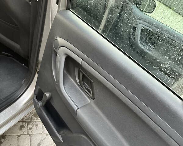 Сірий Шкода Фабія, об'ємом двигуна 1.2 л та пробігом 206 тис. км за 7200 $, фото 21 на Automoto.ua