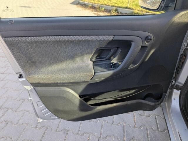 Серый Шкода Фабия, объемом двигателя 1.9 л и пробегом 286 тыс. км за 1999 $, фото 6 на Automoto.ua