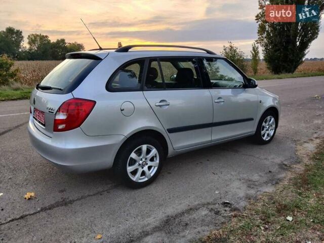 Серый Шкода Фабия, объемом двигателя 1.39 л и пробегом 179 тыс. км за 5750 $, фото 5 на Automoto.ua