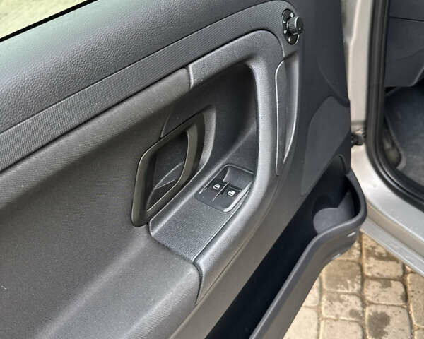 Сірий Шкода Фабія, об'ємом двигуна 1.2 л та пробігом 206 тис. км за 7200 $, фото 19 на Automoto.ua