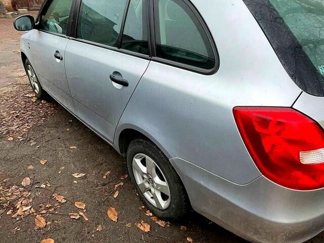 Сірий Шкода Фабія, об'ємом двигуна 1.2 л та пробігом 325 тис. км за 3200 $, фото 3 на Automoto.ua
