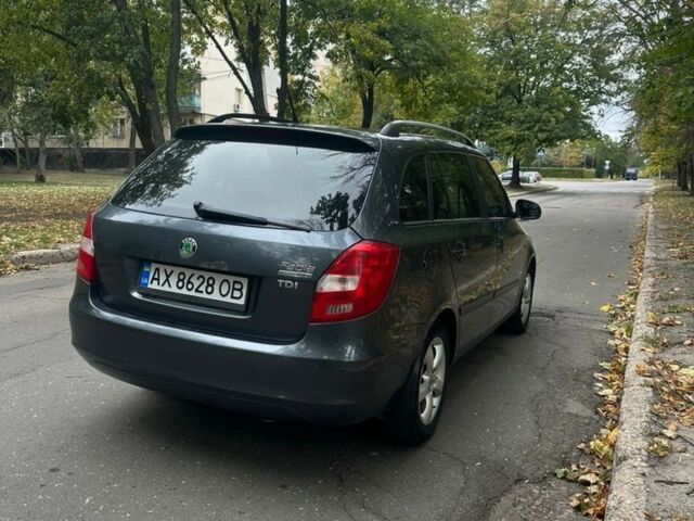 Серый Шкода Фабия, объемом двигателя 1.2 л и пробегом 285 тыс. км за 5200 $, фото 1 на Automoto.ua