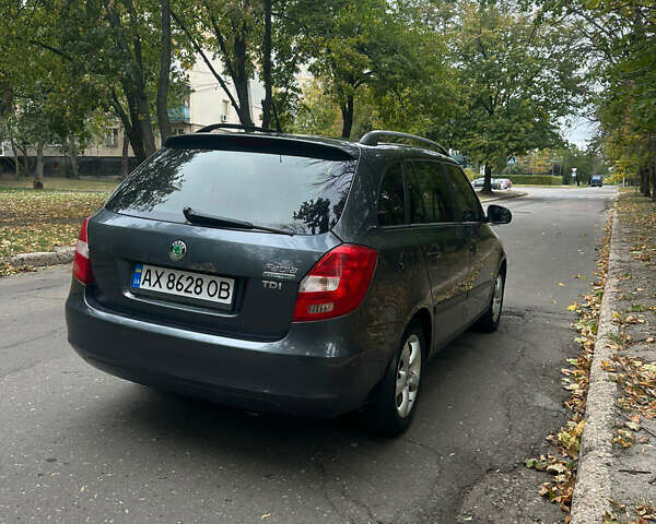 Серый Шкода Фабия, объемом двигателя 1.2 л и пробегом 295 тыс. км за 5200 $, фото 1 на Automoto.ua