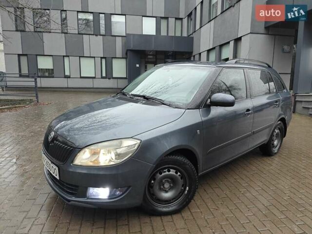 Серый Шкода Фабия, объемом двигателя 1.6 л и пробегом 276 тыс. км за 6150 $, фото 3 на Automoto.ua
