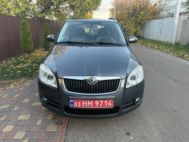 Сірий Шкода Фабія, об'ємом двигуна 0 л та пробігом 170 тис. км за 6000 $, фото 1 на Automoto.ua