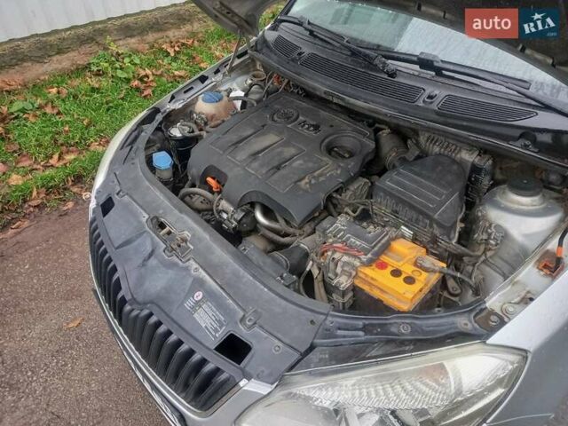 Сірий Шкода Фабія, об'ємом двигуна 1.6 л та пробігом 264 тис. км за 6400 $, фото 12 на Automoto.ua